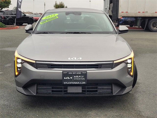 Used 2025 Kia K4 LXS image 2