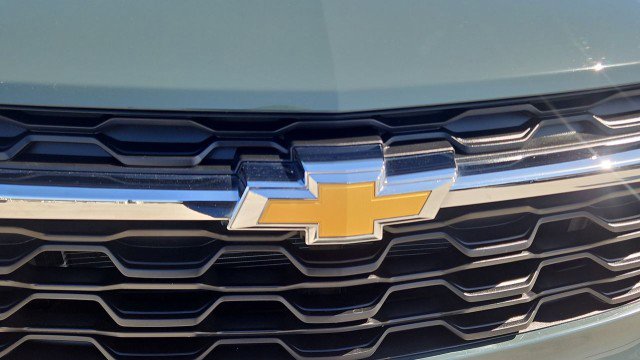 Used 2025 Chevrolet Trax LT w/ Sunroof Package FWD image 31