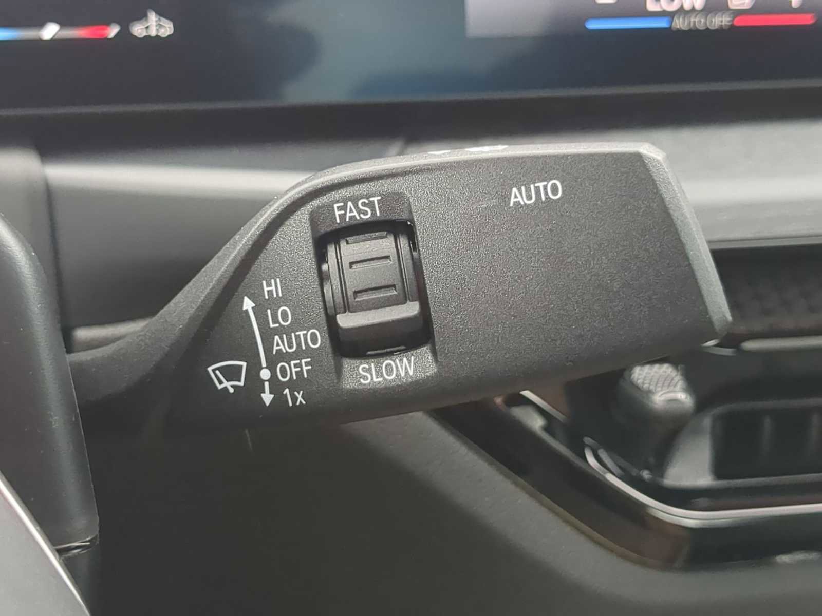 Used 2025 BMW 330i xDrive Sedan w/ Convenience Package image 28