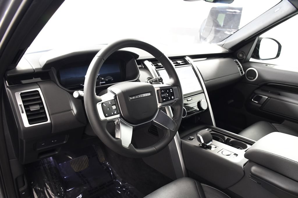 Certified 2025 Land Rover Discovery S AWD/4WD image 12