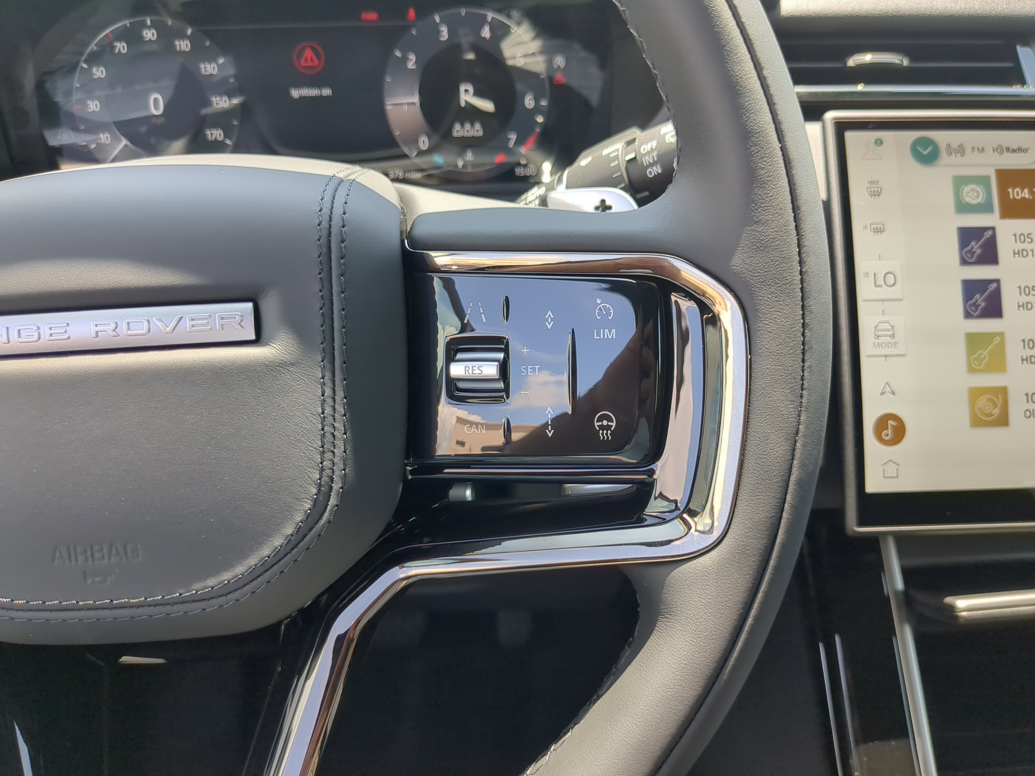 New 2026 Land Rover Range Rover Velar S image 28