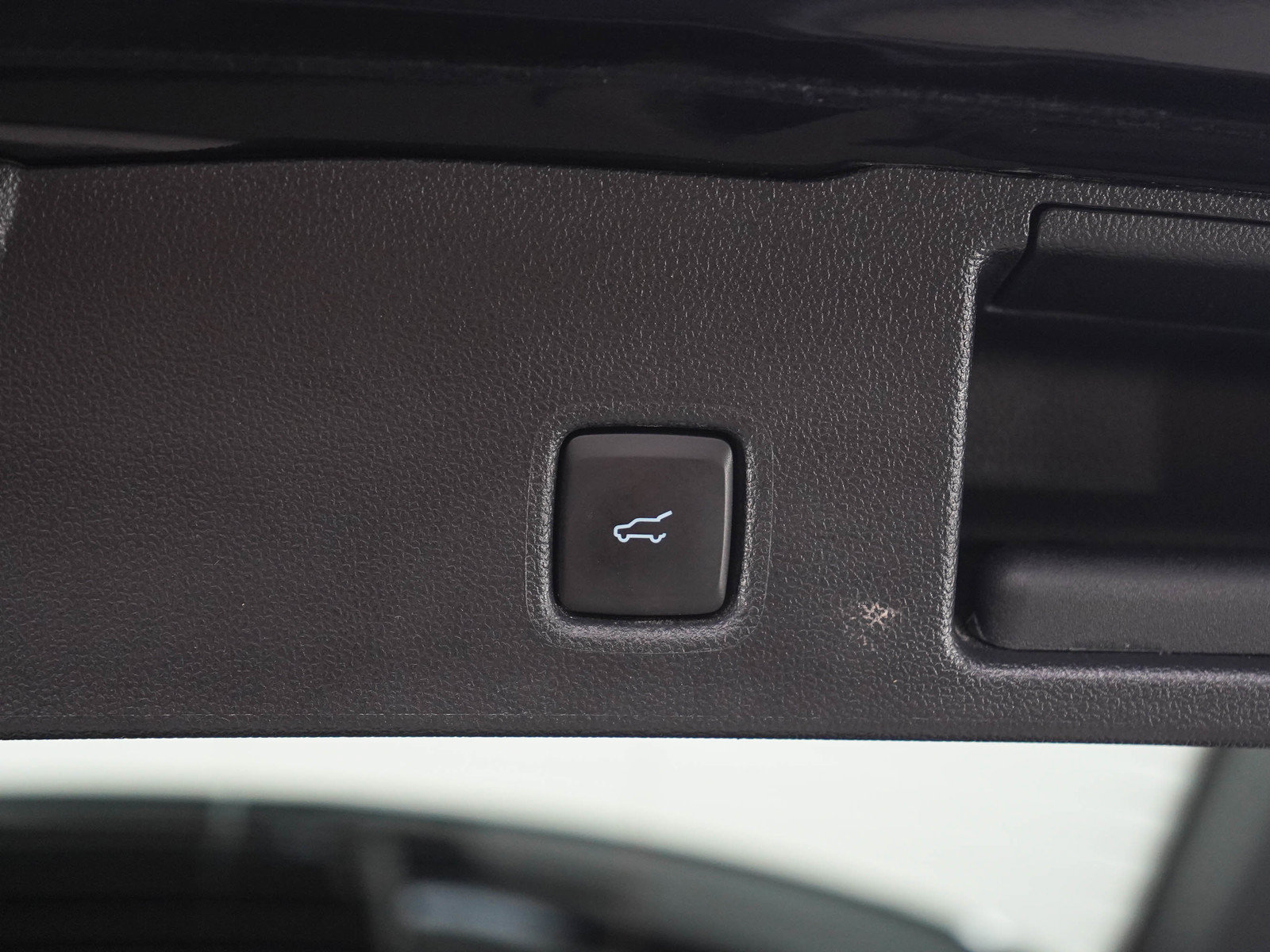 Used 2025 Ford Escape Platinum AWD/4WD image 17
