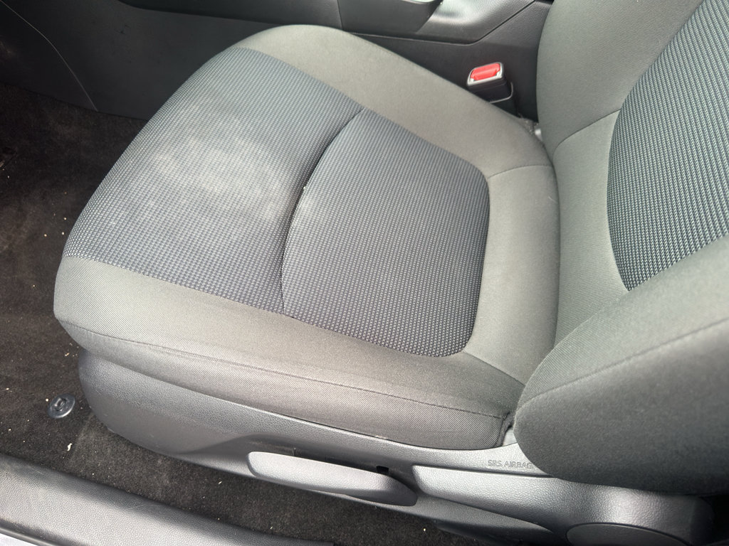 Used 2021 Toyota RAV4 LE AWD/4WD image 18