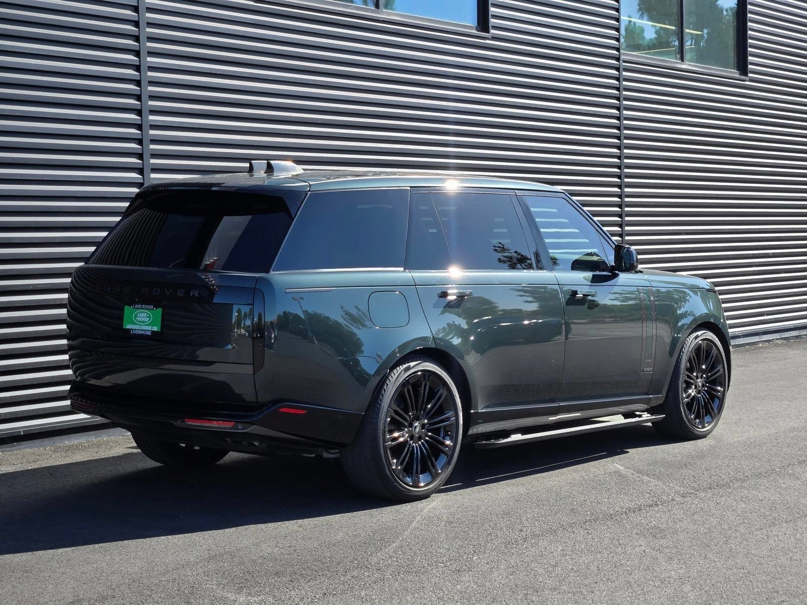 Used 2024 Land Rover Range Rover Long Wheelbase Autobiography AWD/4WD image 7
