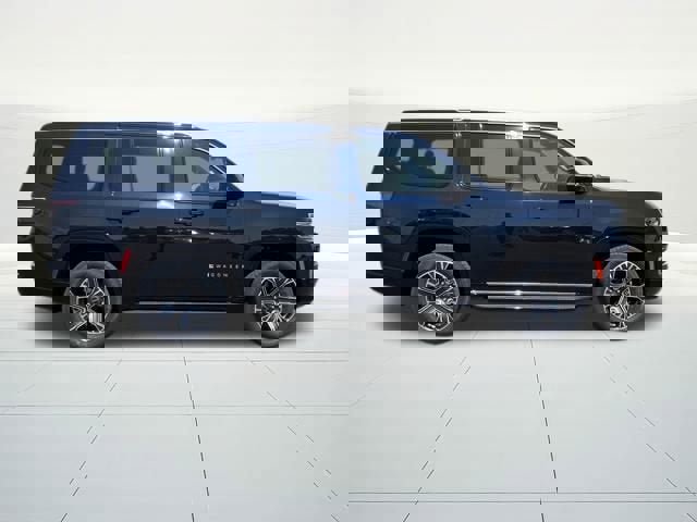 New 2025 Jeep Wagoneer 4WD w/ HD Trailer Tow Package image 2