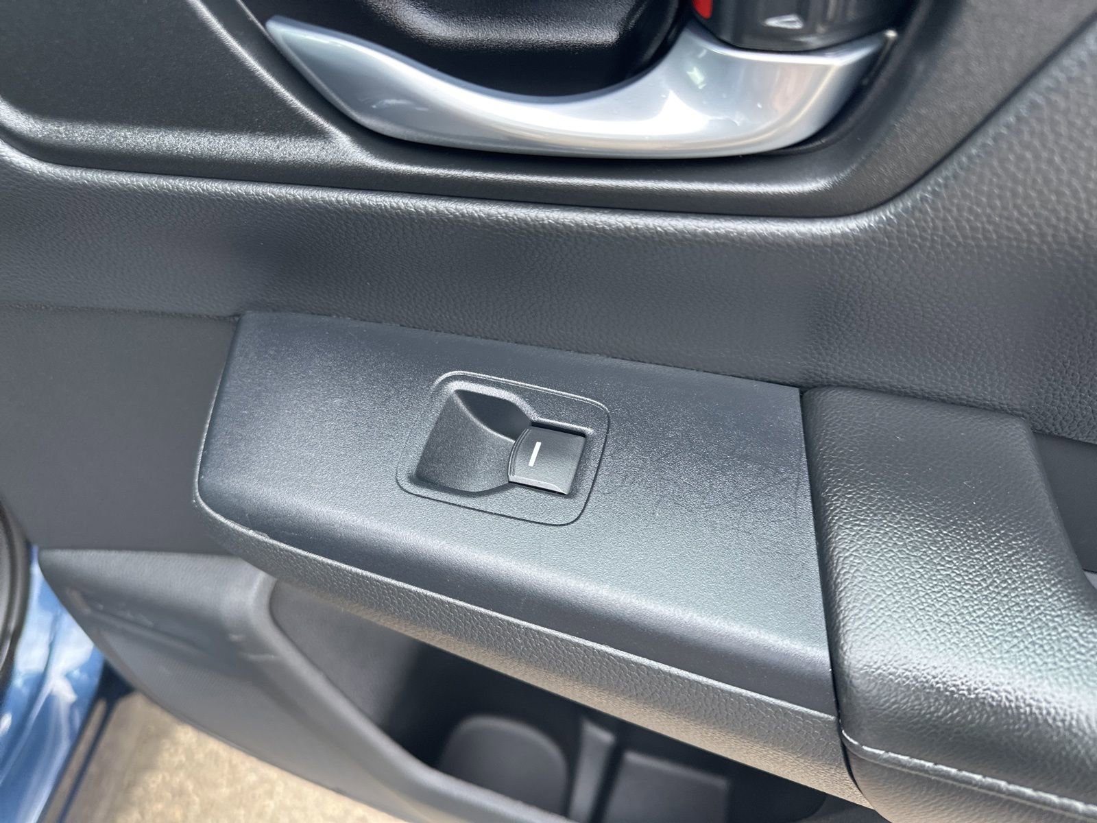 Used 2023 Honda CR-V LX image 29