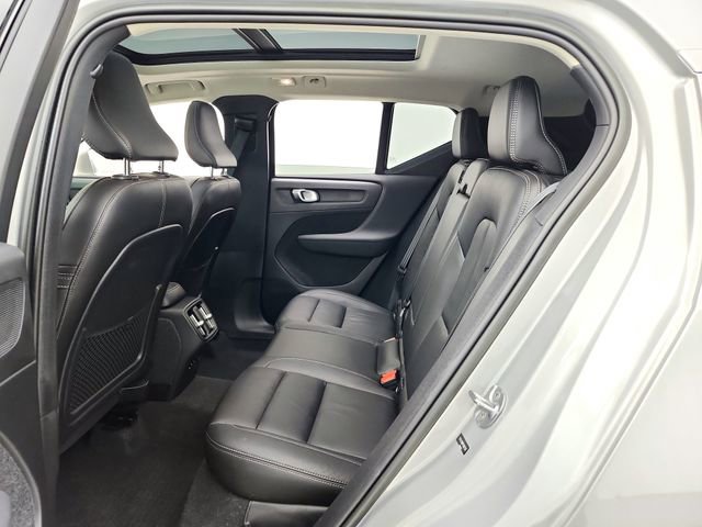 Certified 2023 Volvo XC40 B5 Plus w/ Protection Package Premier AWD/4WD image 29