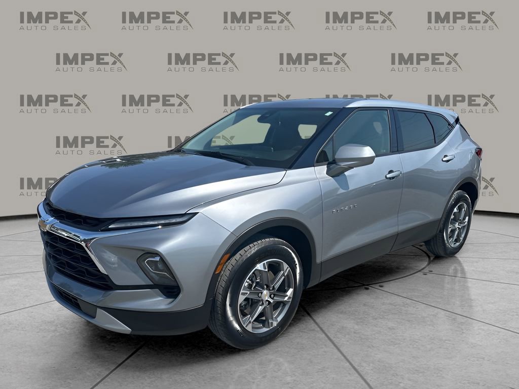 Used 2025 Chevrolet Blazer LT image 1