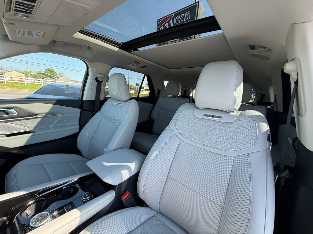 Used 2025 Ford Explorer Platinum w/ Ultimate Package image 13