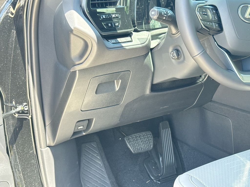 New 2026 Lexus TX 350 AWD image 17