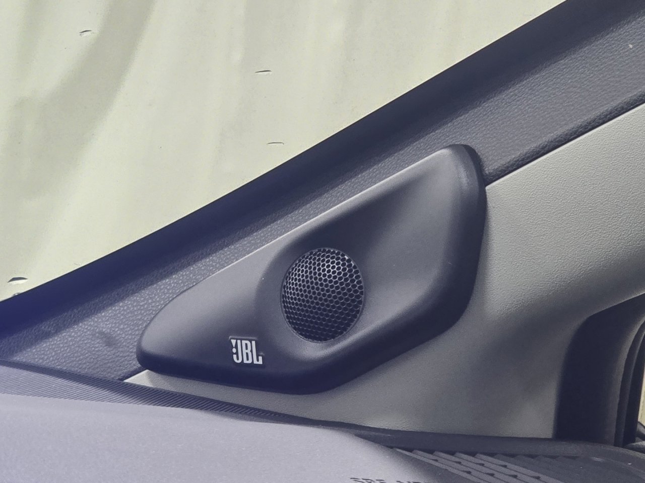 New 2026 Toyota Prius Plug-In Hybrid image 8