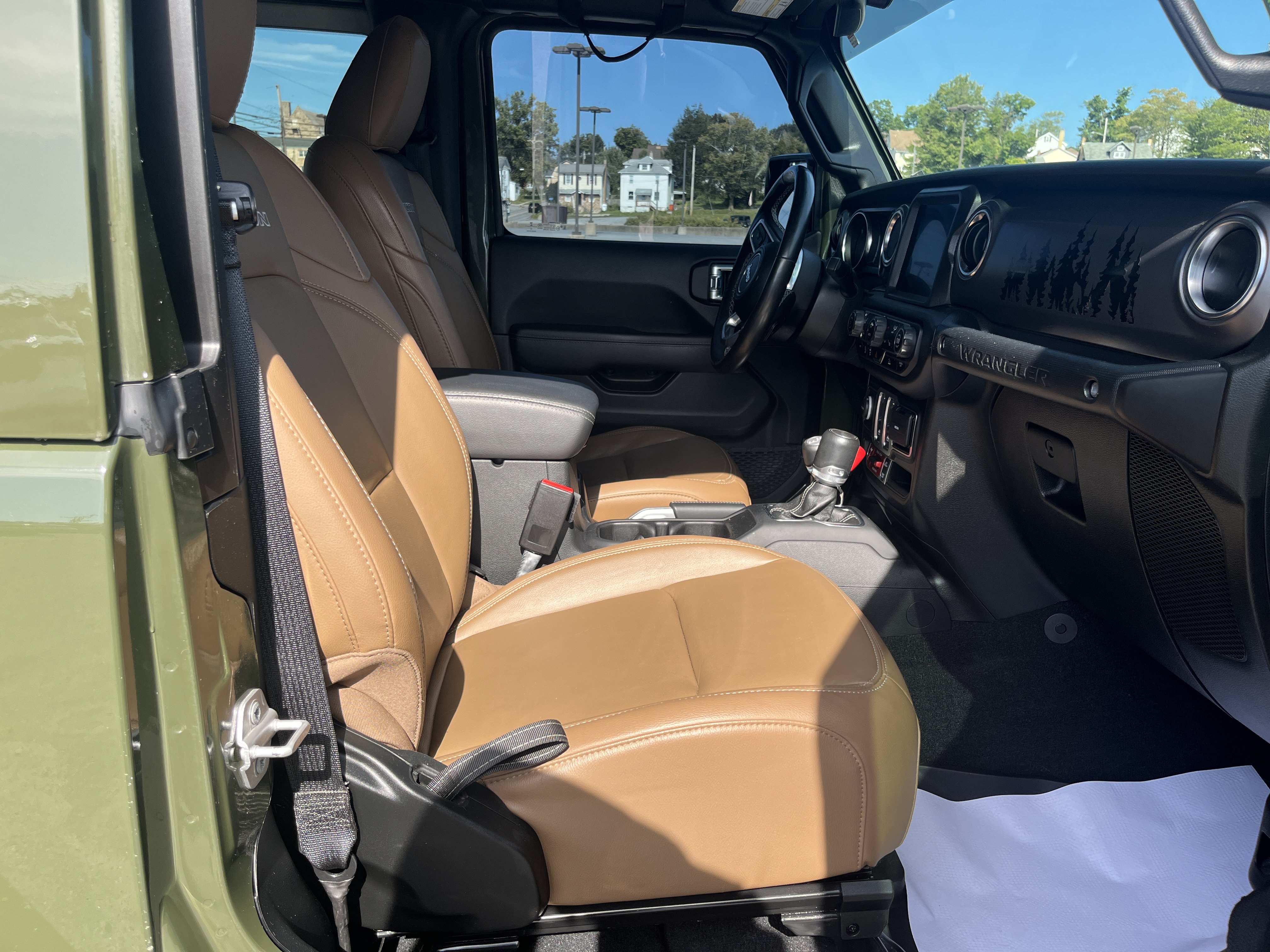 Used 2021 Jeep Wrangler Rubicon AWD/4WD image 6