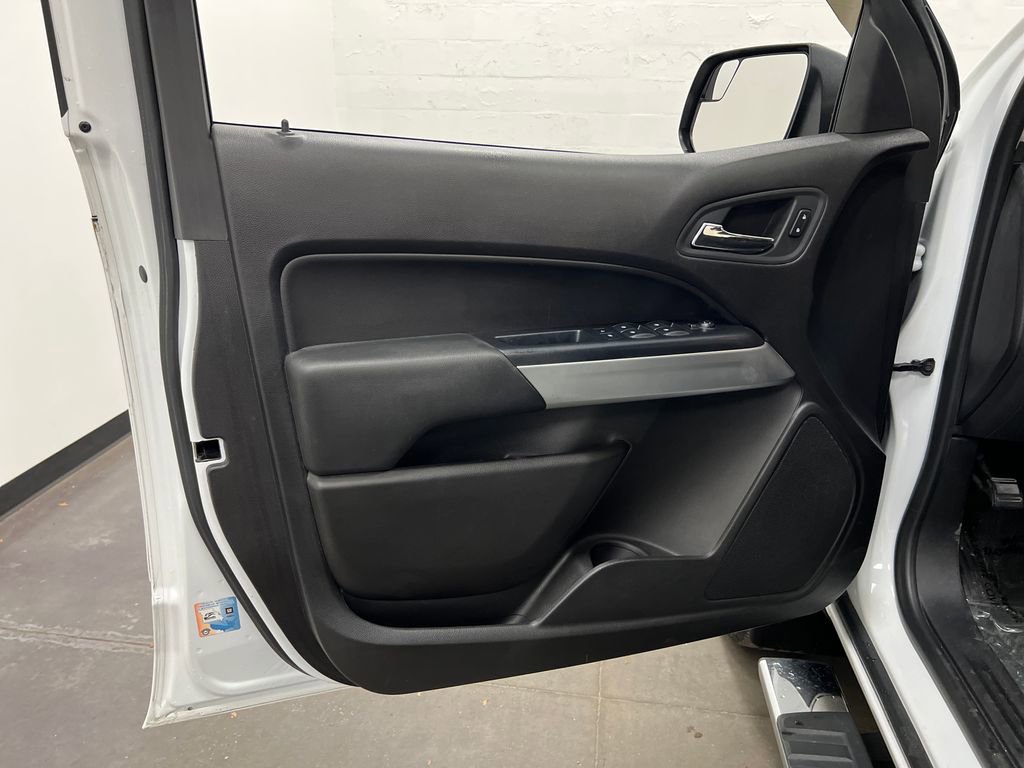 Used 2016 Chevrolet Colorado LT w/ LT Convenience Package image 12