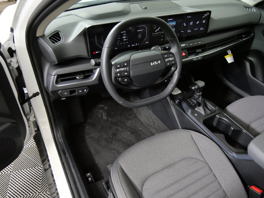 Used 2025 Kia K4 EX FWD image 12
