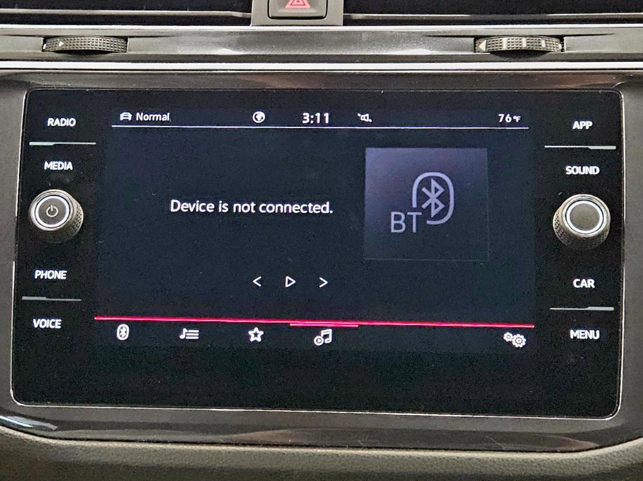 Used 2024 Volkswagen Tiguan SE R-Line image 28