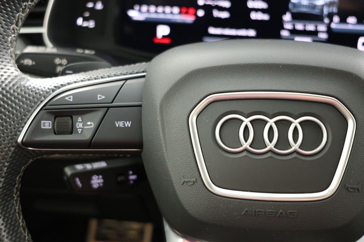 Used 2023 Audi SQ7 Prestige AWD/4WD image 29