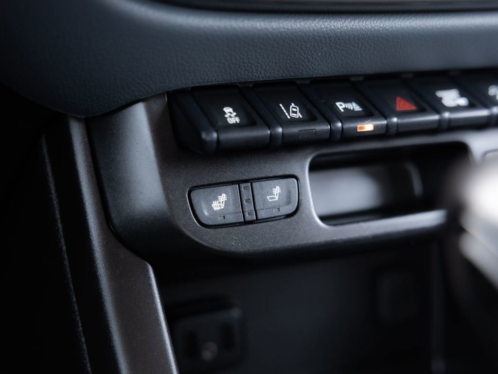 Used 2022 Chevrolet Colorado Z71 w/ Safety Package image 21