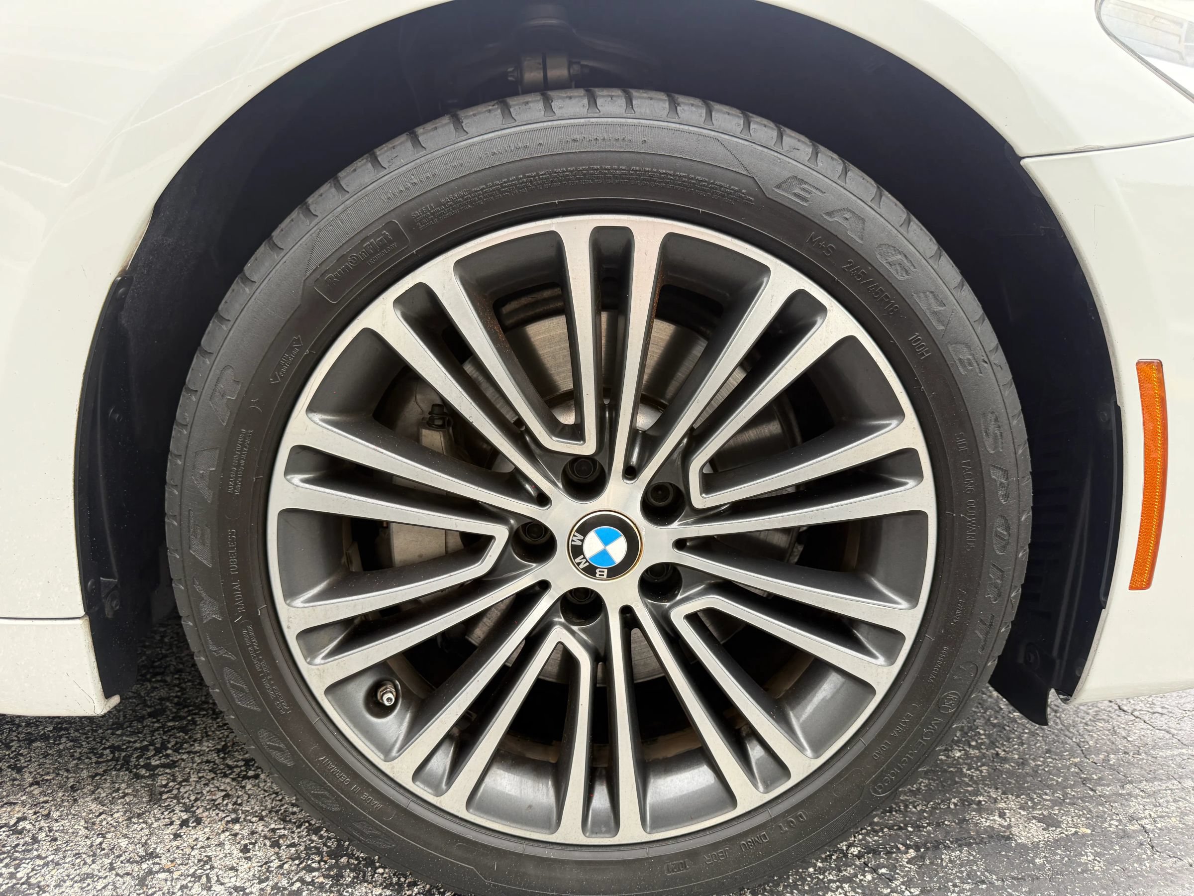 Used 2019 BMW 530i w/ Convenience Package RWD image 12