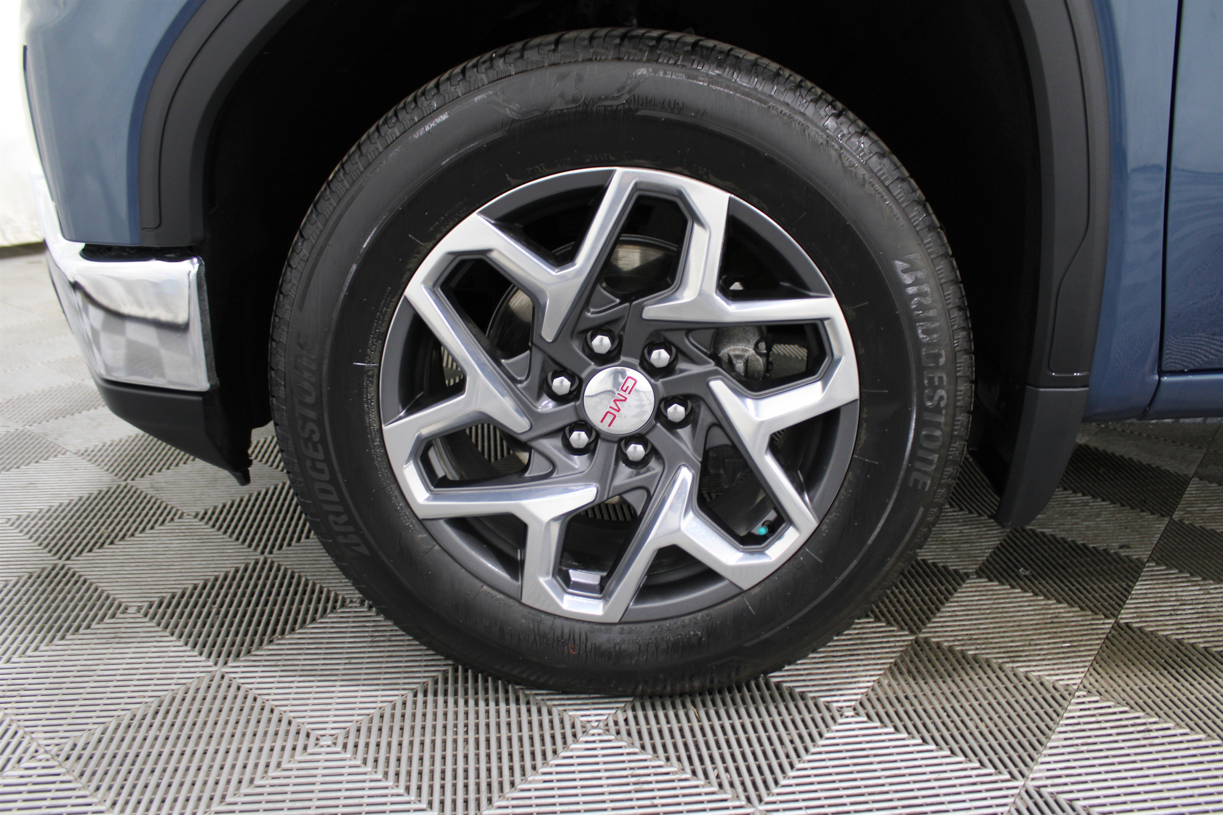 Used 2024 GMC Sierra 1500 SLT image 38