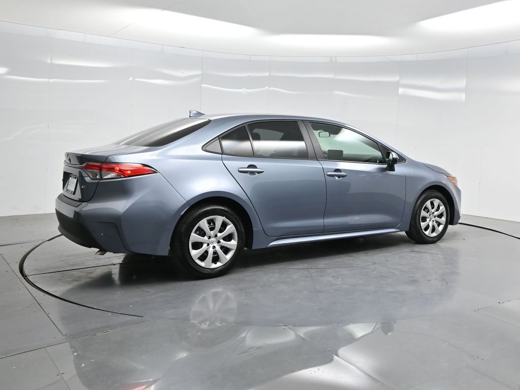 Used 2025 Toyota Corolla LE image 37
