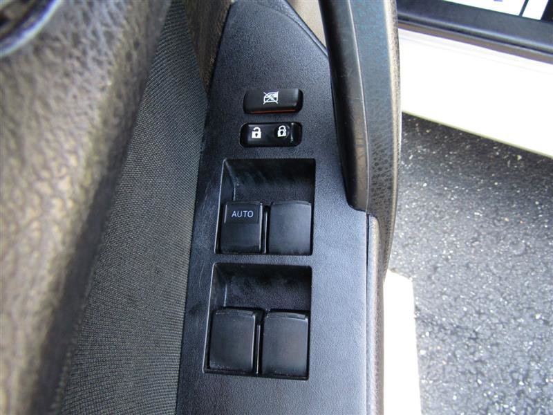 Used 2018 Toyota Corolla LE image 10