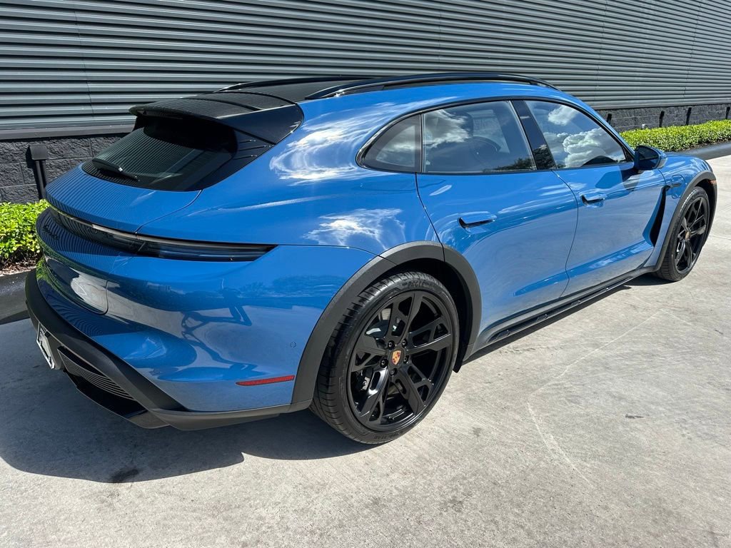 Certified 2025 Porsche Taycan 4S image 9