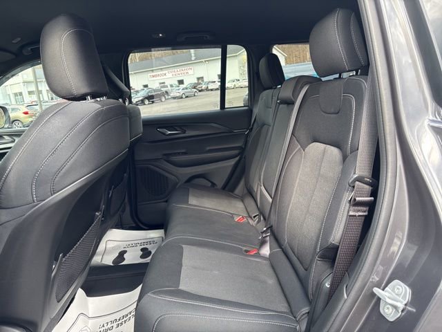 Used 2025 Jeep Grand Cherokee Laredo w/ Luxury Tech Group I image 15