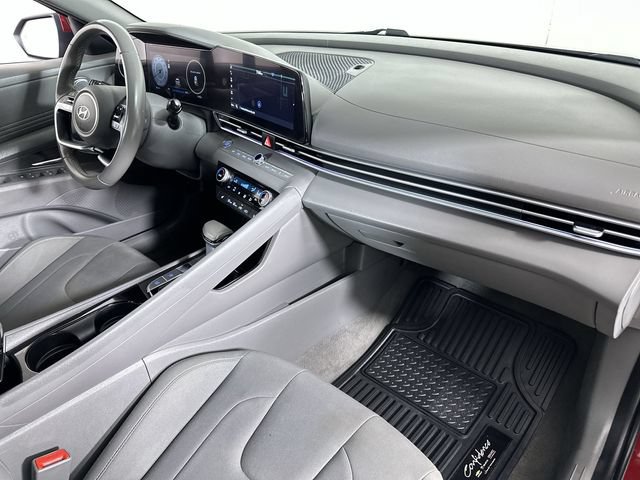 Used 2025 Hyundai Elantra SEL FWD image 30