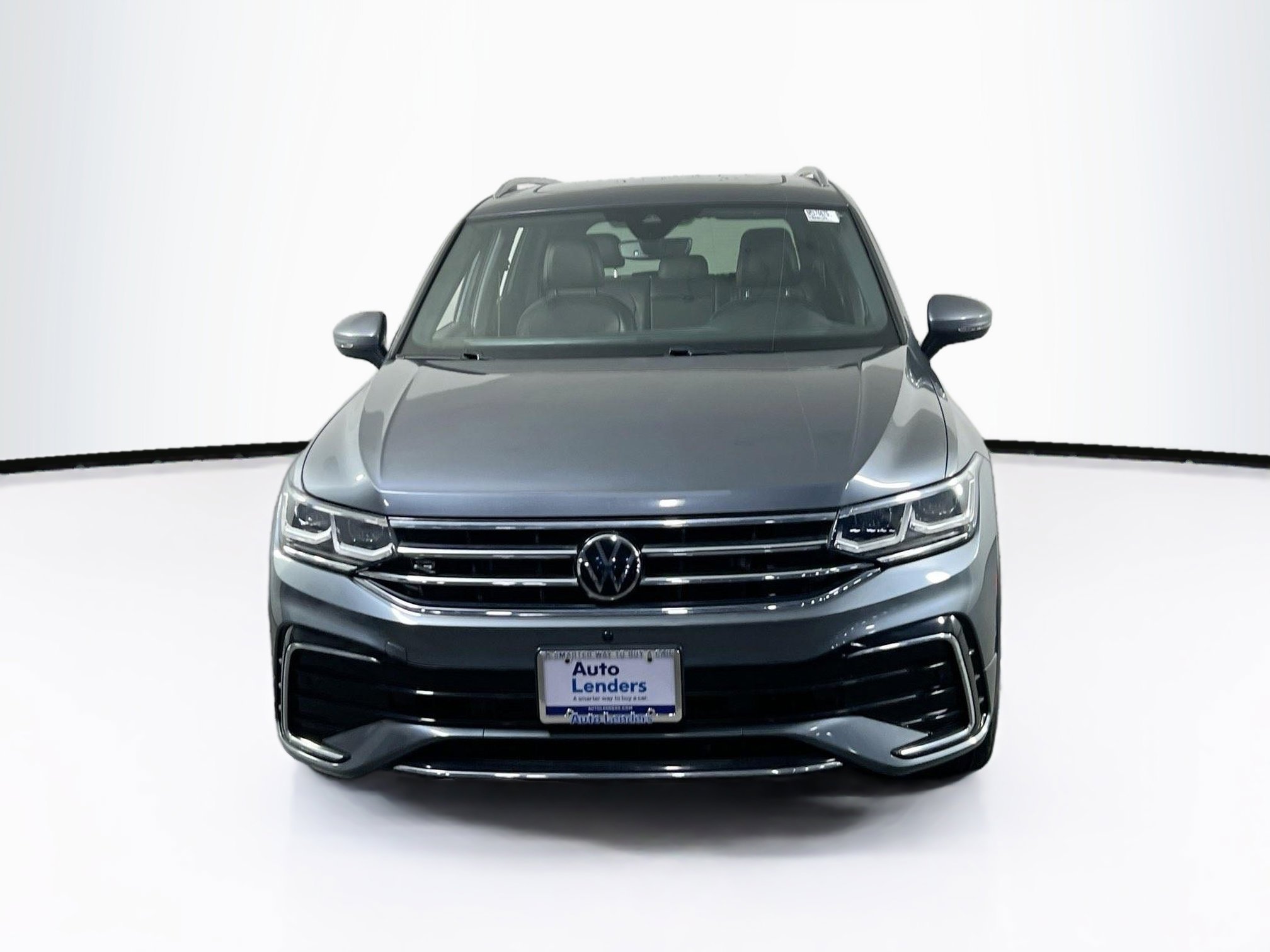 Used 2022 Volkswagen Tiguan SEL R-Line AWD/4WD image 2