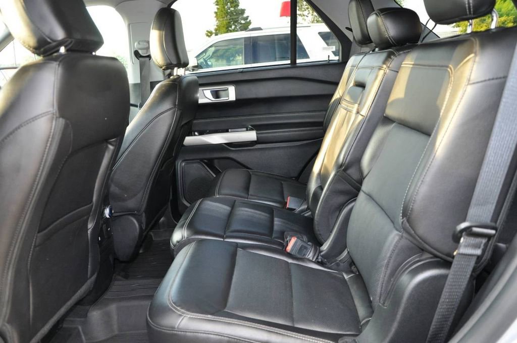 Used 2022 Ford Explorer Limited image 12