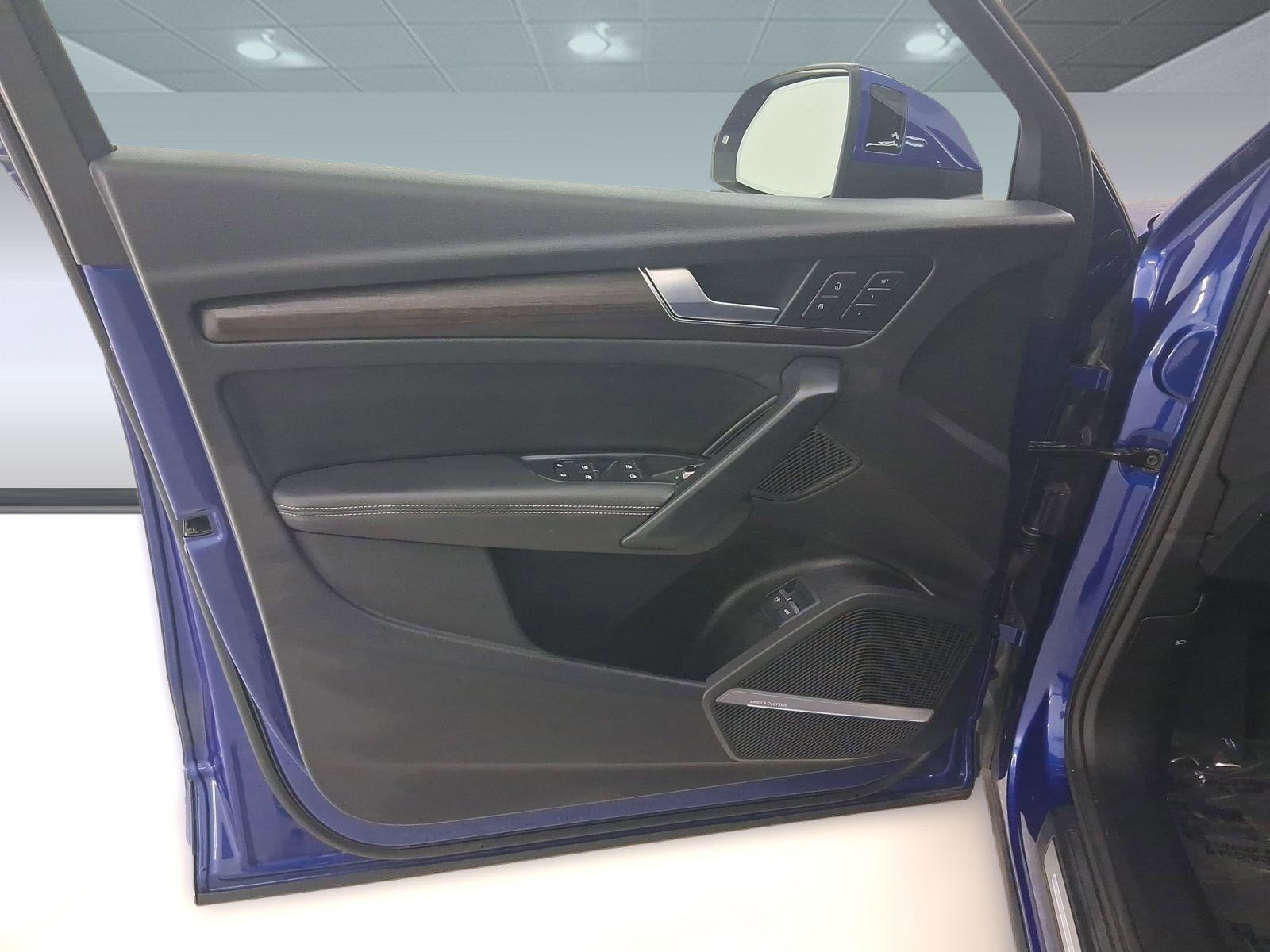 Used 2024 Audi Q5 e Premium Plus w/ Premium Plus Package image 19