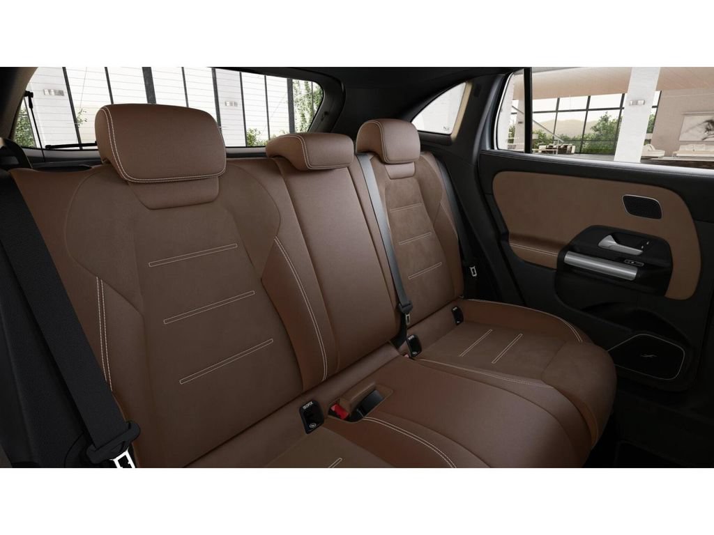 New 2026 Mercedes-Benz GLA 35 AMG 4MATIC image 5