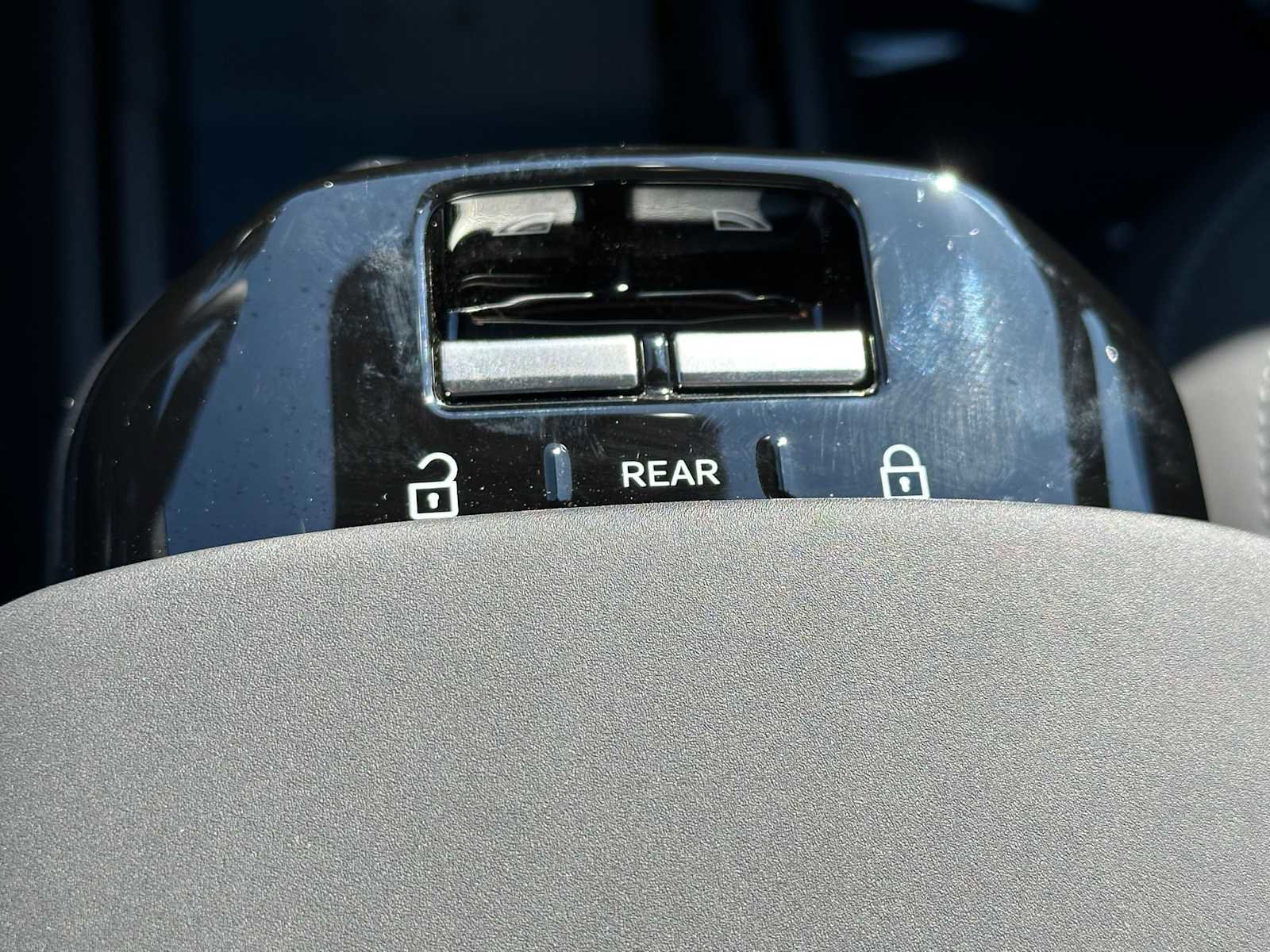 New 2025 Volvo EX30 Plus w/ Protection Package Premier image 32