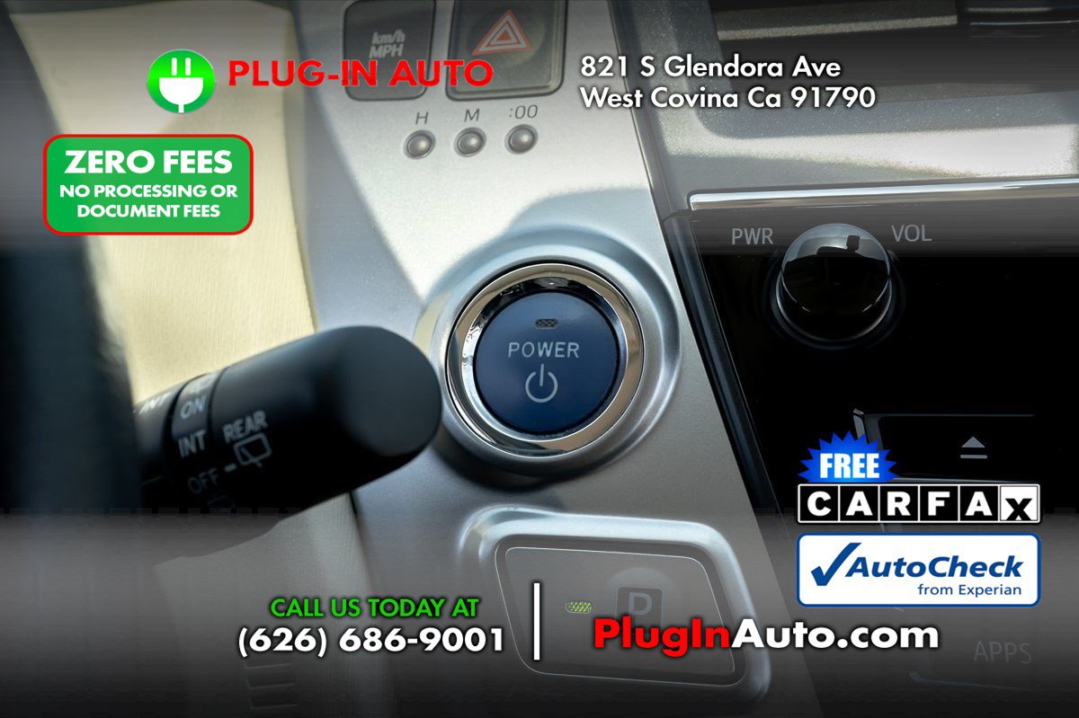 Used 2015 Toyota Prius V Four FWD image 18