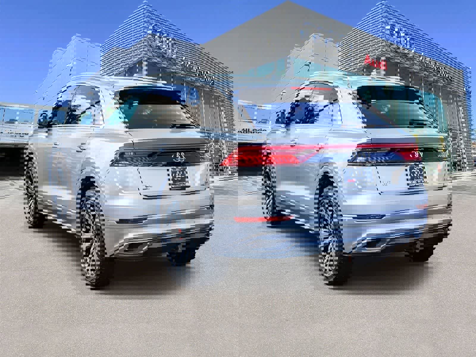 Used 2019 Audi Q8 Premium Plus image 2