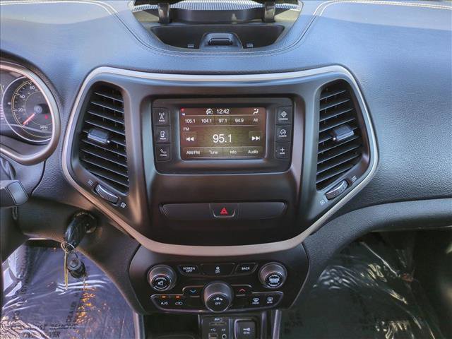 Used 2015 Jeep Cherokee Latitude image 15