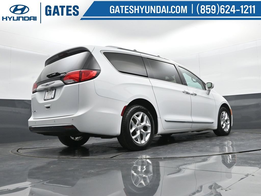 Used 2017 Chrysler Pacifica Touring-L Plus image 68