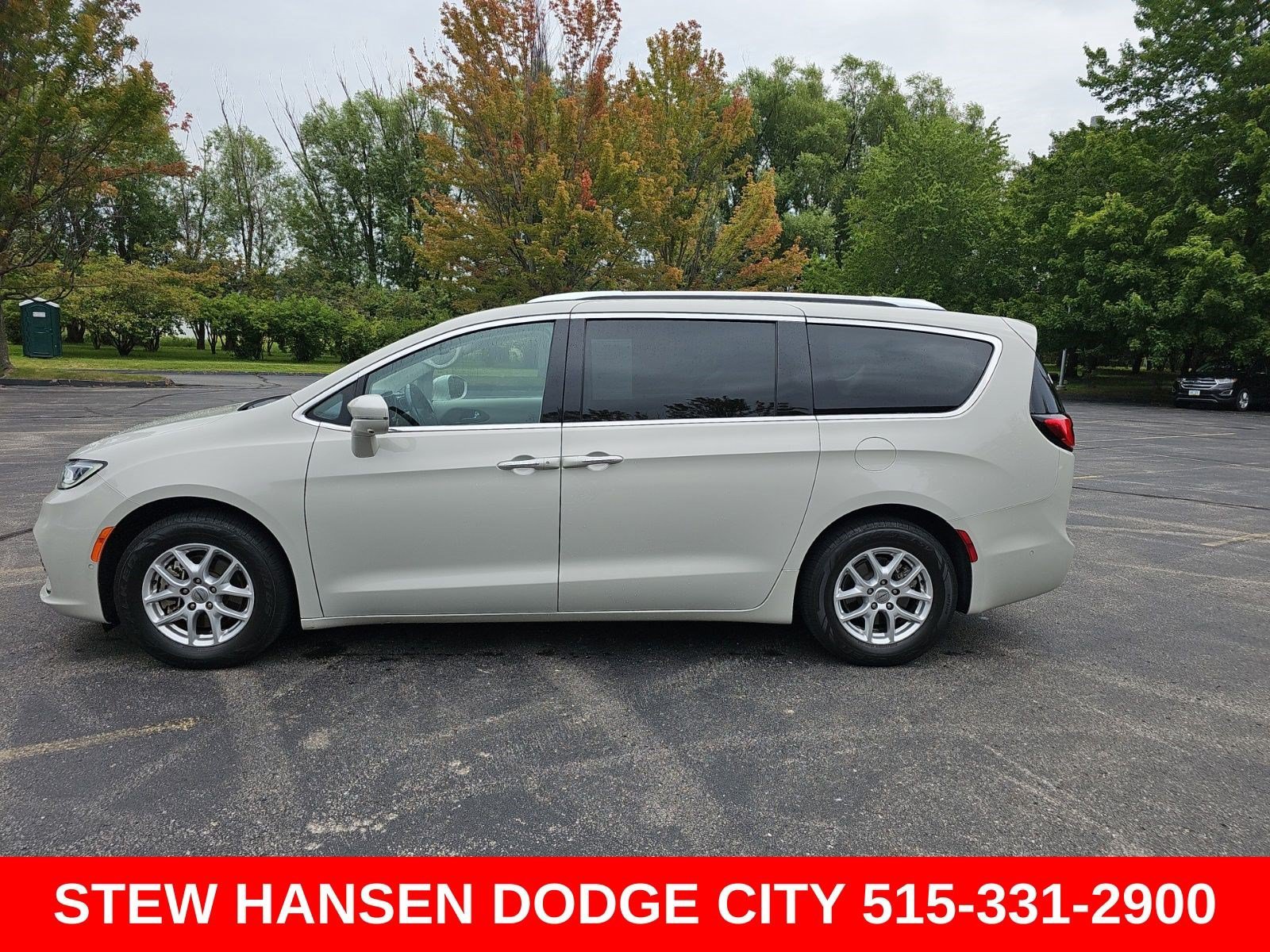 Used 2021 Chrysler Pacifica Touring-L w/ Uconnect Theater Family Group