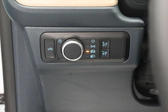 Certified 2025 Ford Maverick Lariat AWD/4WD image 11