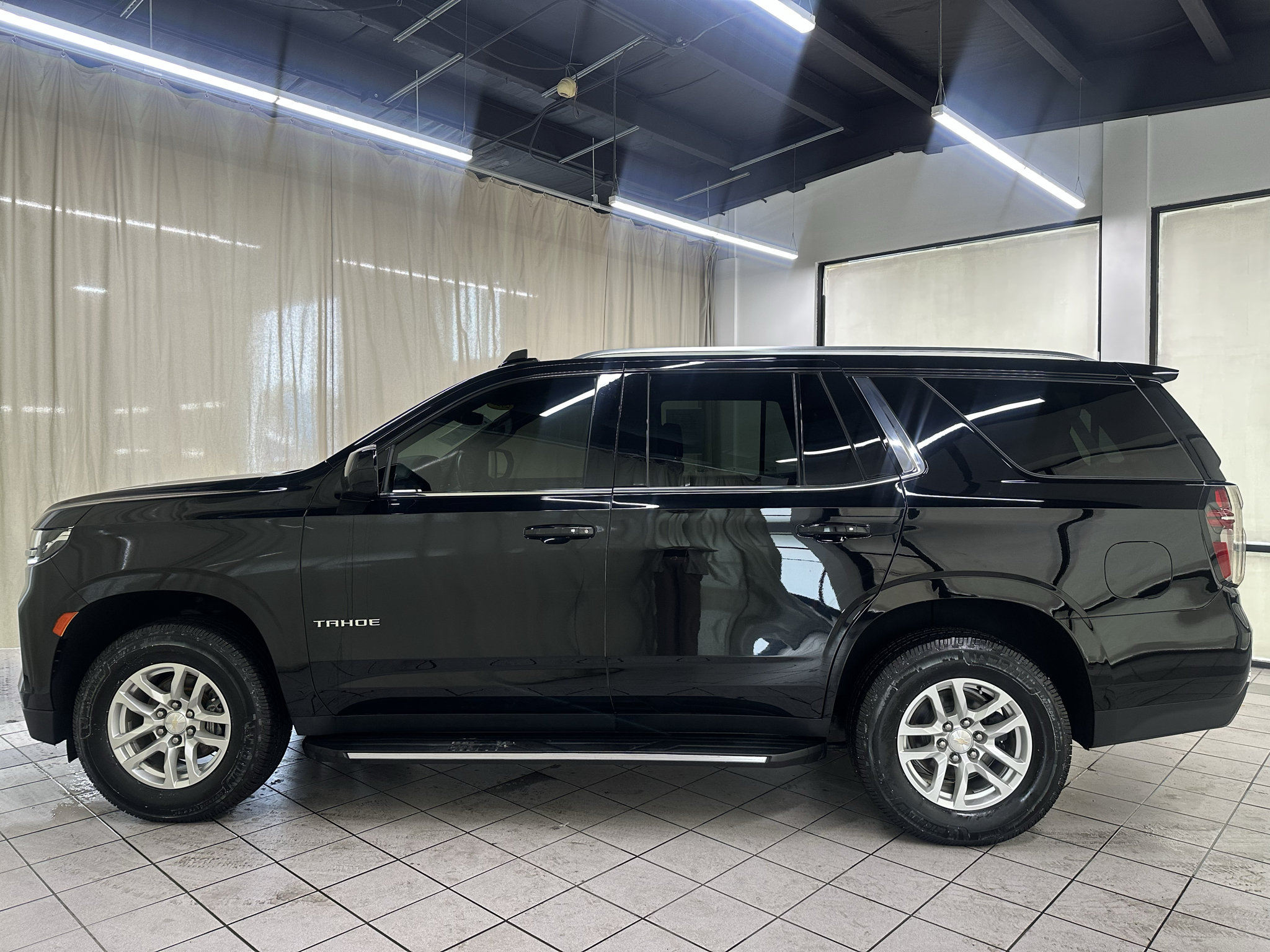 Used 2023 Chevrolet Tahoe LS AWD/4WD image 10
