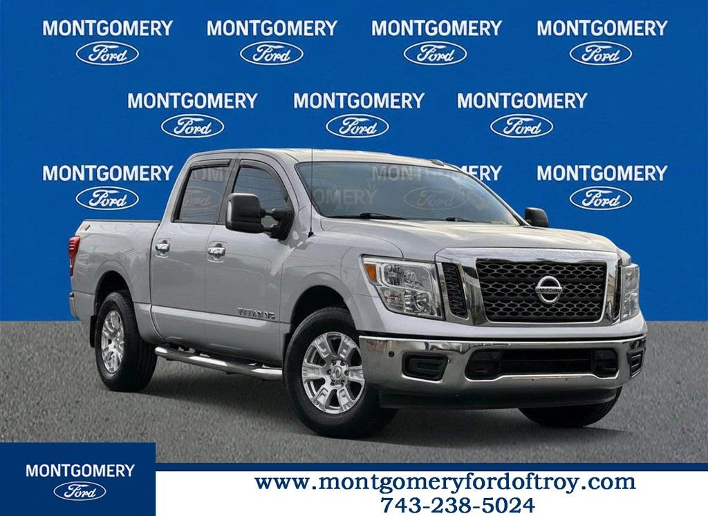 Used 2018 Nissan Titan SV w/ SV Convenience Package image 1
