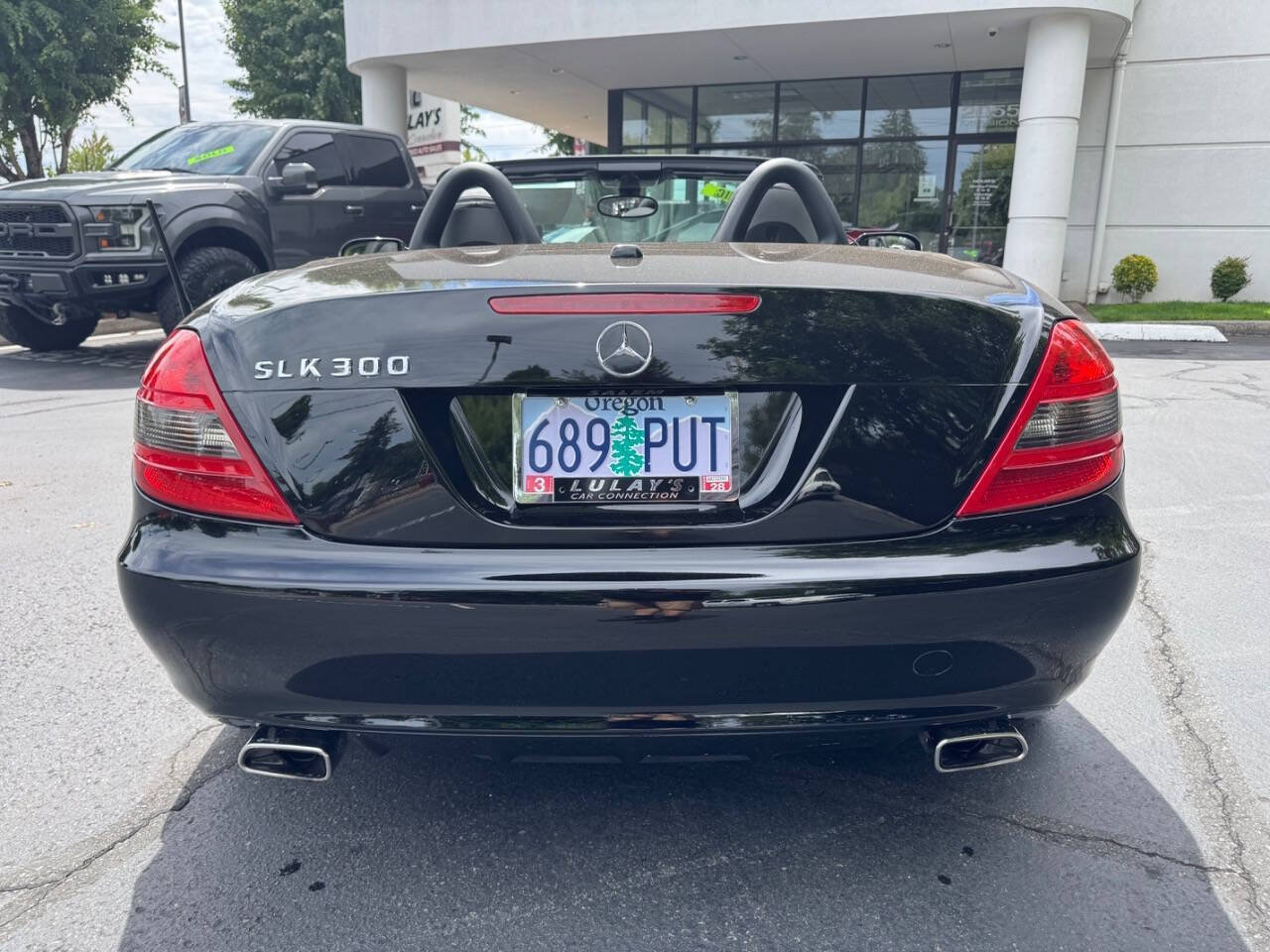 Used 2010 Mercedes-Benz SLK 300 image 7
