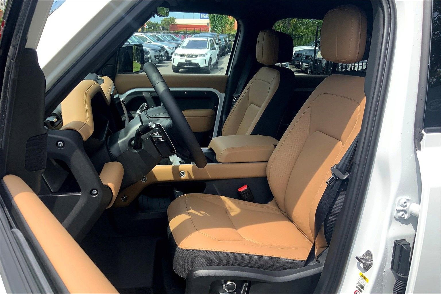 Used 2025 Land Rover Defender 130 V8 image 9