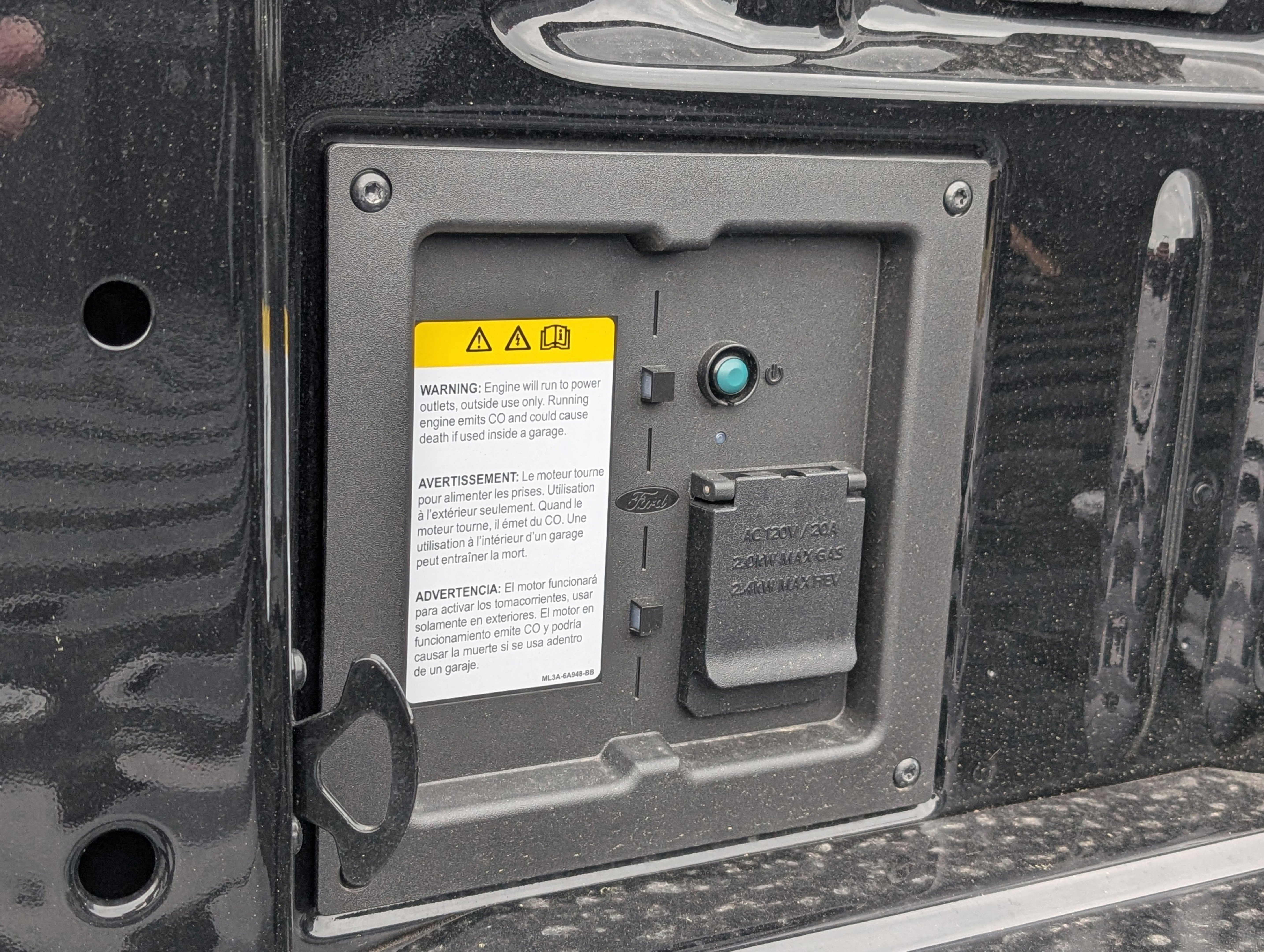 New 2025 Ford F150 XLT w/ Equipment Group 302A MID image 11