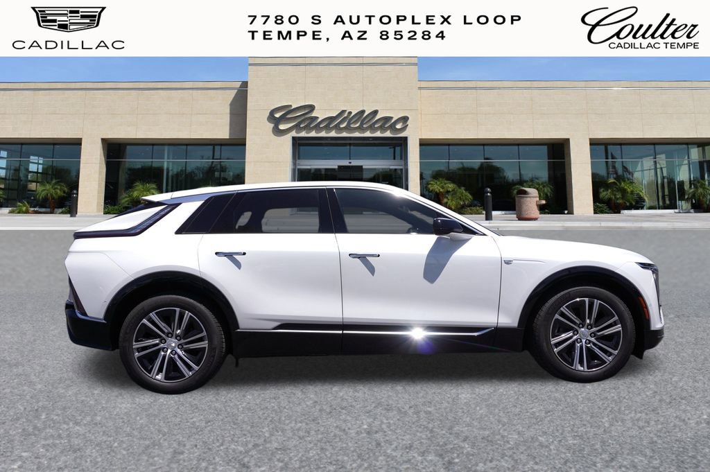New 2025 Cadillac Lyriq Luxury image 2