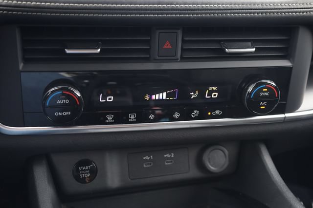 Certified 2025 Nissan Rogue SV FWD image 23