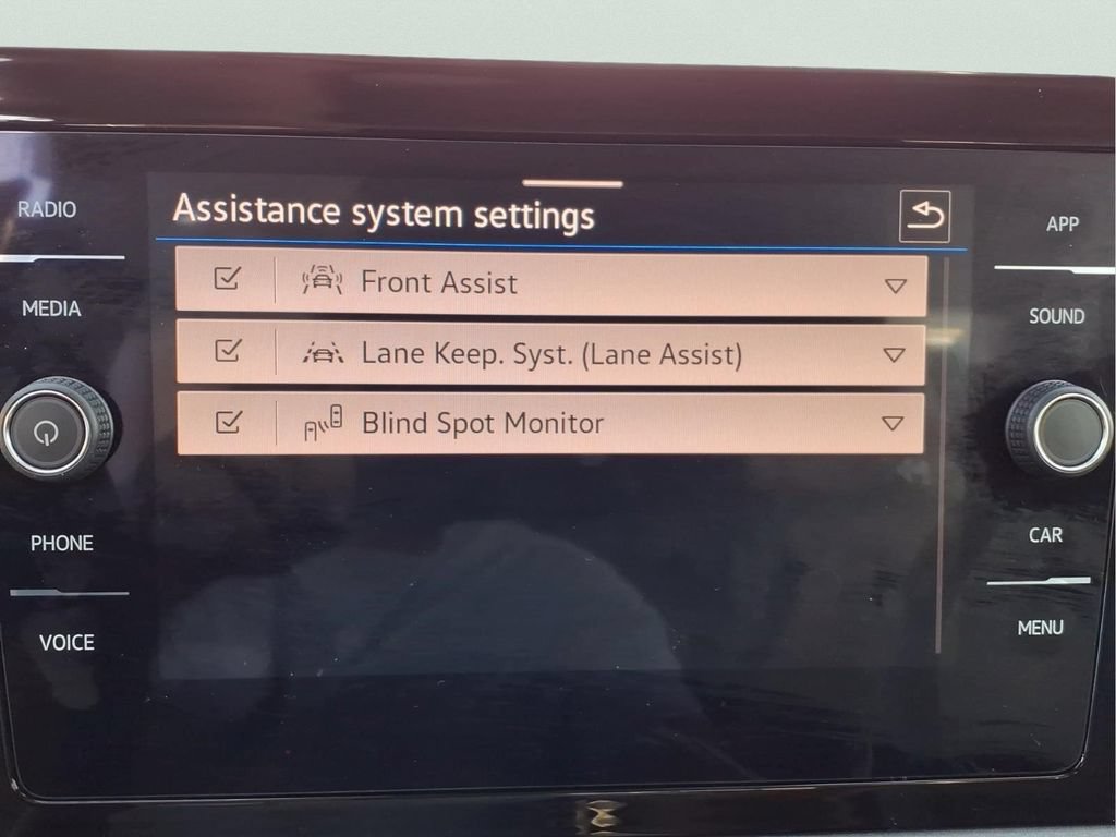 Used 2025 Volkswagen Jetta SE w/ Sunroof Package FWD image 12
