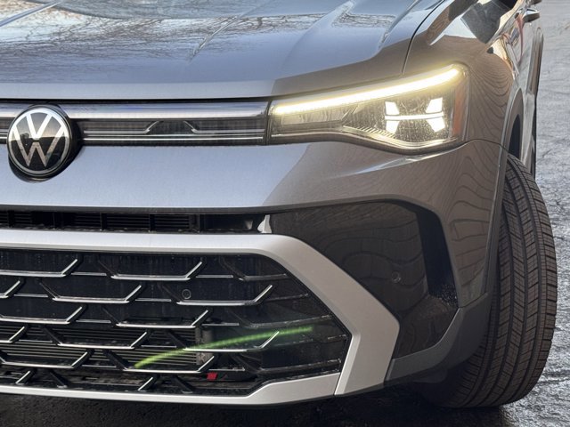 New 2025 Volkswagen Taos SEL image 27