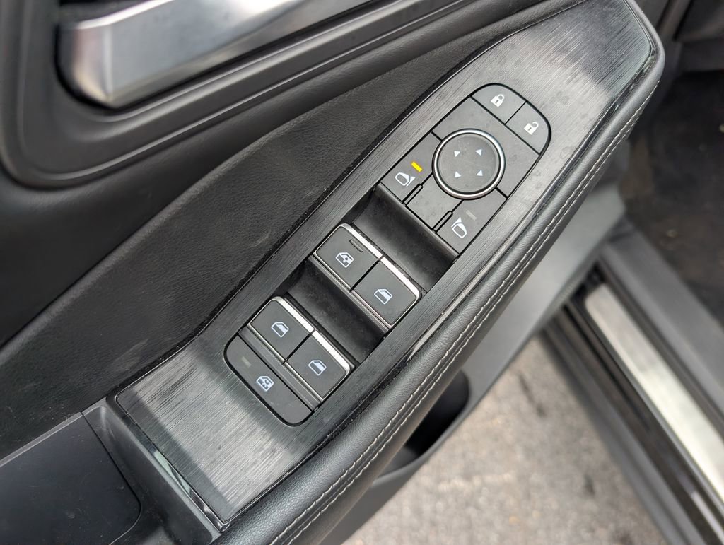 Used 2023 Nissan Rogue SL w/ SL Premium Package image 16