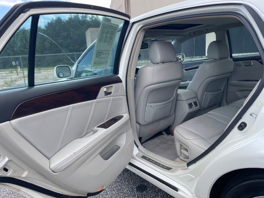 Used 2008 Toyota Avalon Limited FWD image 16